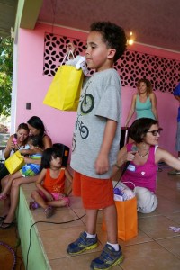 Hogar-Cristiano-Orphanage-gift-bags-Matthew-Borror-Alisa-Matsuzaki