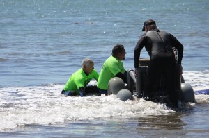 Operation-Surf-wounded-soldiers-surfing-volunteers-photo-by-Pam-Marino-Good-Neighbor-Stories